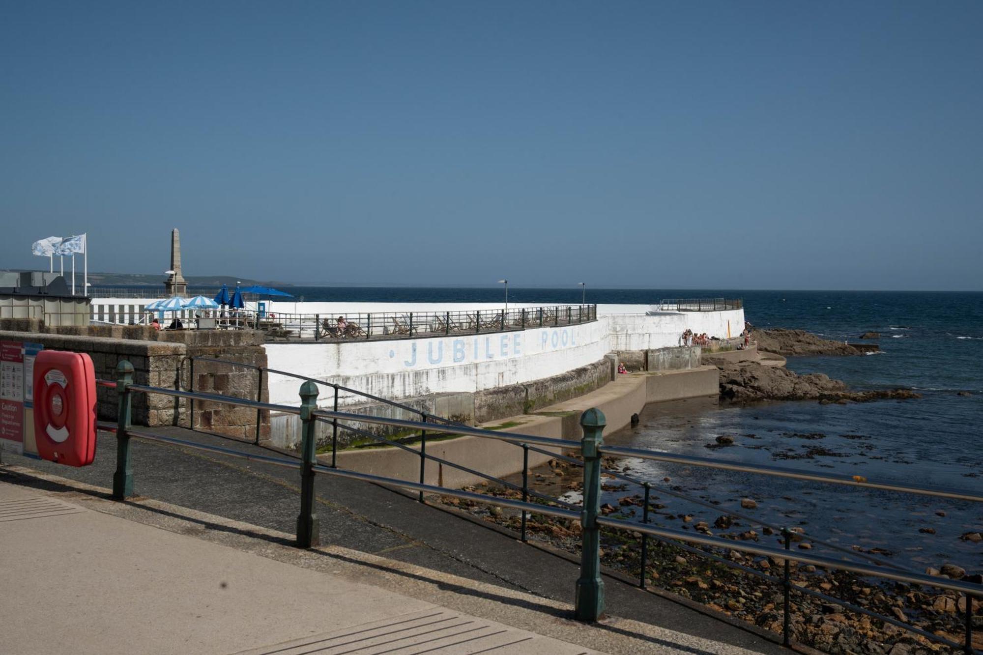 Modern Central One Bedroom Apartment In Penzance Exterior photo