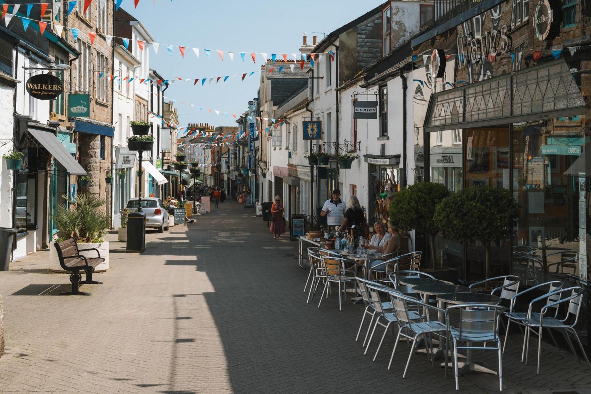 Modern Central One Bedroom Apartment In Penzance Exterior photo