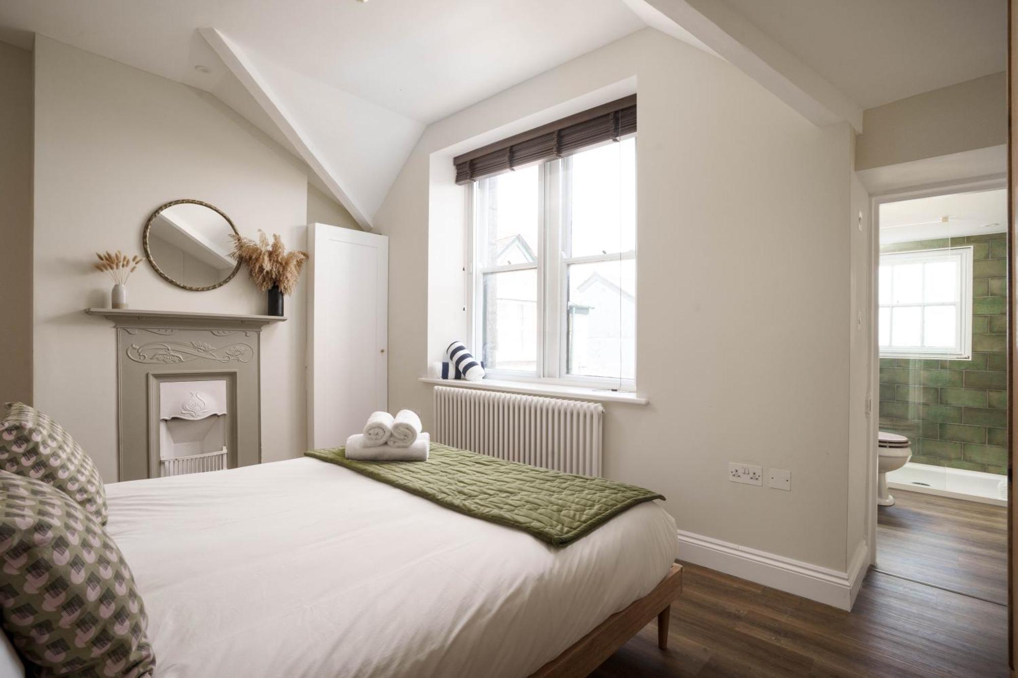 Modern Central One Bedroom Apartment In Penzance Exterior photo